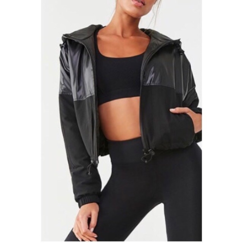Forever 21 Black Hooded Windbreaker (M) 🆕